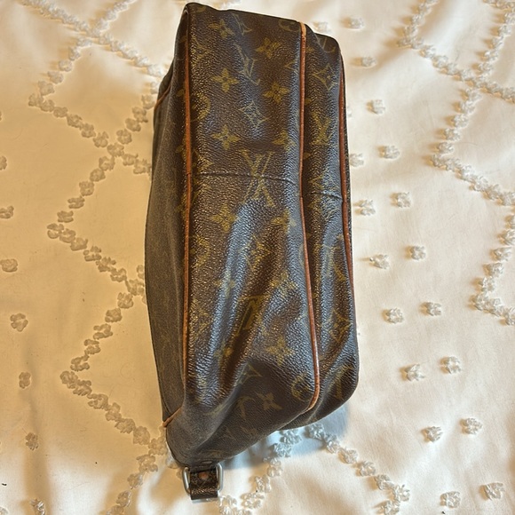Authentic Louis Vuitton Monogram Dual Compartment Camera Messenger Crossbody Bag - Picture 6 of 16